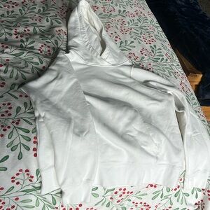 White Lululemon sweatshirt, size 8. In perfect condition.